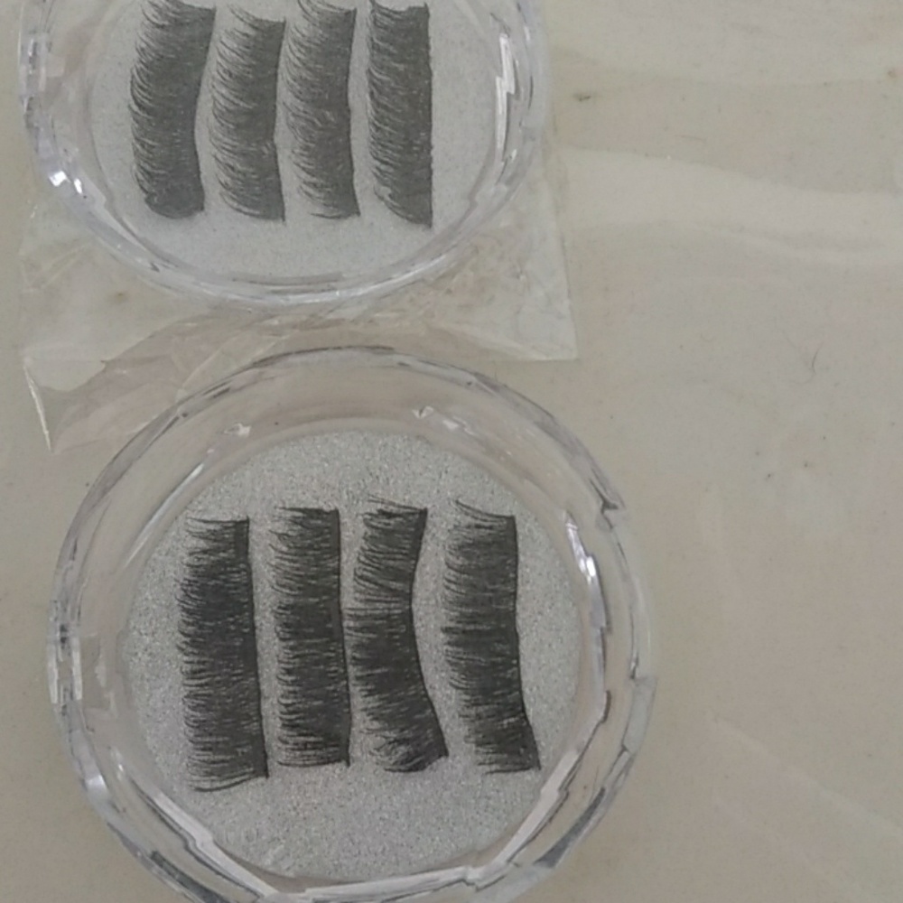 Magnetic eyelashes - Picture 3 of 3